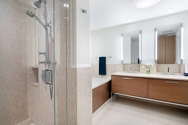 Sold by Compass | media 25