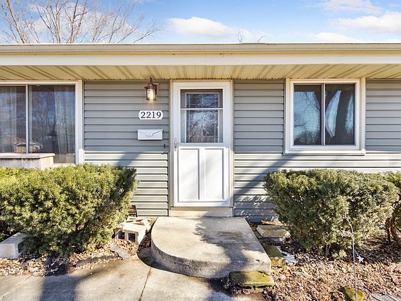 2nd image of 2219 S Palm St
