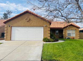 27520 Sutherland Dr, Highland, CA 92346