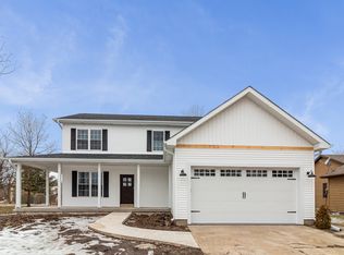 1319 Janet St, Sycamore, IL 60178