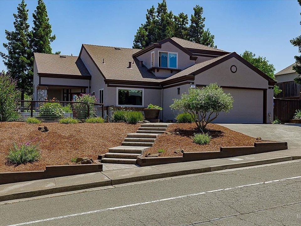 1st image of 556 Rose Dr