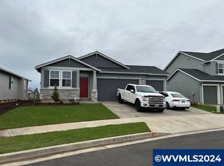 210 Cypress St, Mount Angel, OR 97362