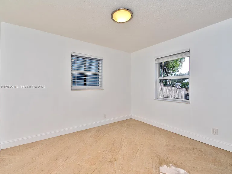 2618 Sherman St — Photo 17