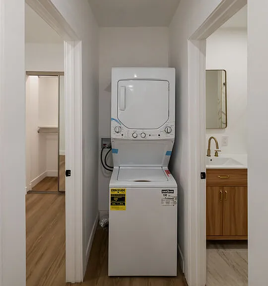 5729 Carlton Way #3/4 — Photo 16