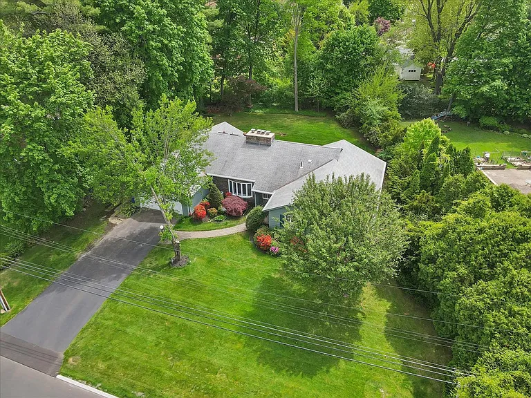 11 W Ridge Dr — Photo 47
