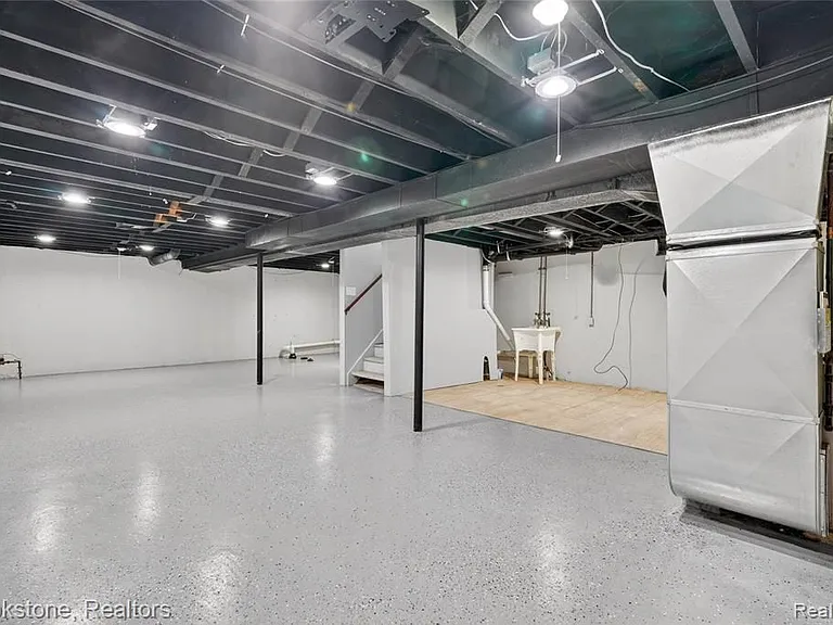 24915 Tallman Ave — Photo 8
