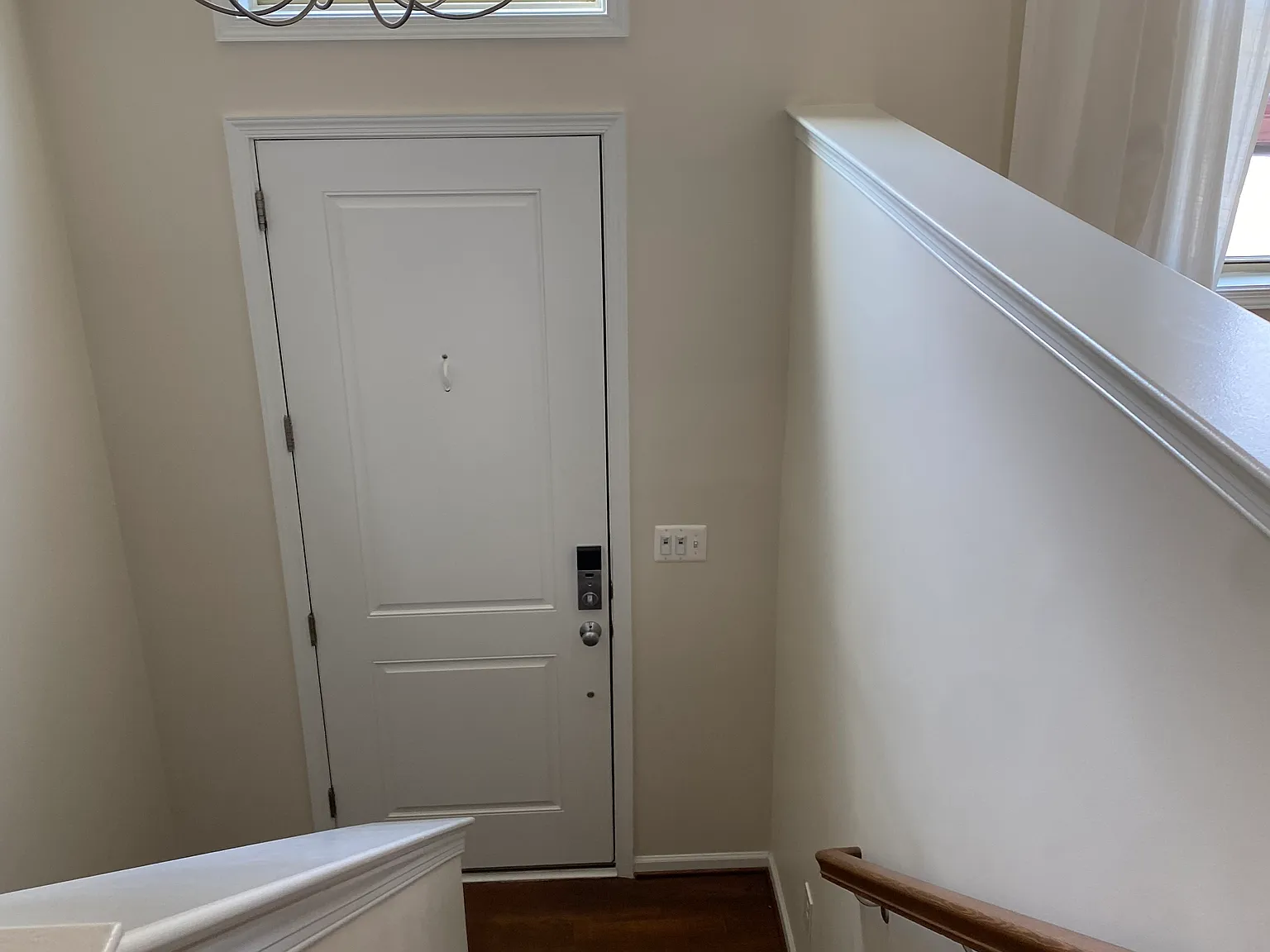 4 bed, 3.5 bath, 2120 sqft, $3,000 — Photo 2