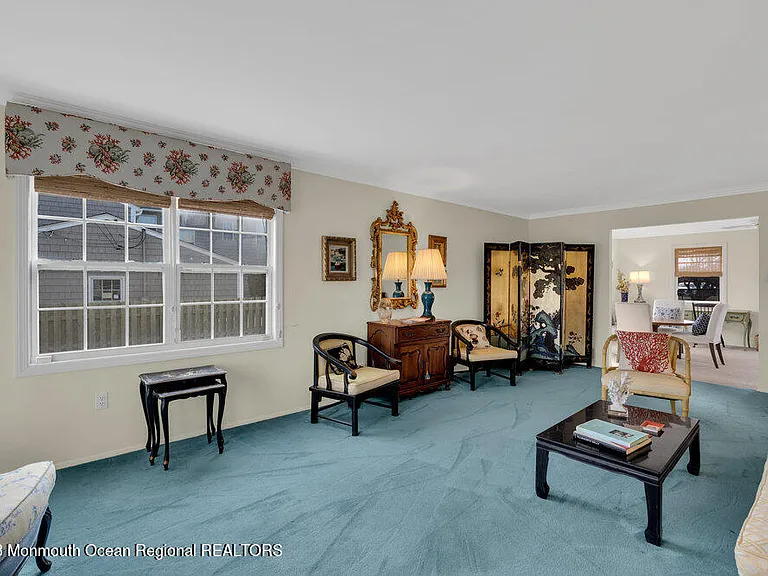 7 Howell Ave — Photo 10