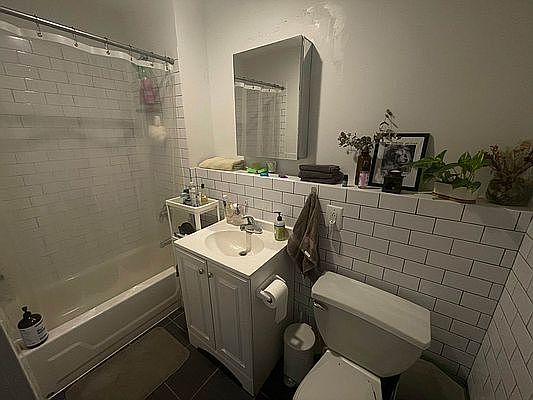 5th image of 308 Troutman St APT 2R