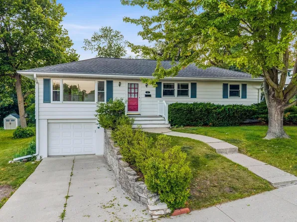 311 S High STREET, Port Washington, WI 53074