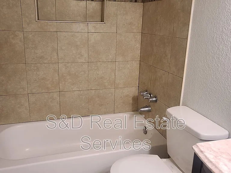 2415 S Crystal Lake Dr — Photo 13