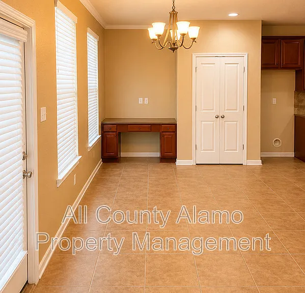 5565 Saffron Way — Photo 12