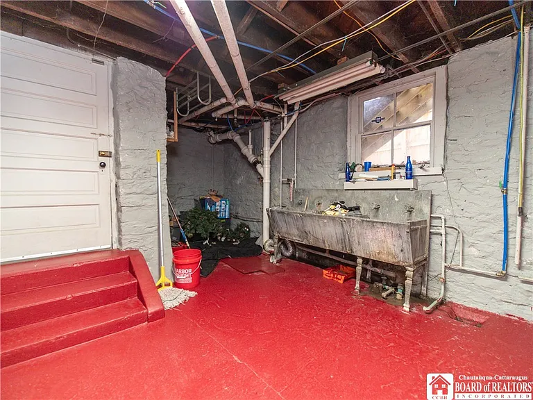 98 Forest Ave — Photo 35
