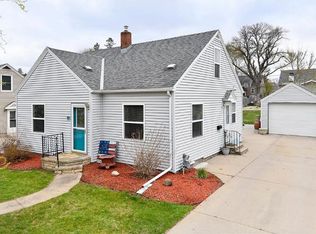 813 8th Ave SW, Faribault, MN 55021