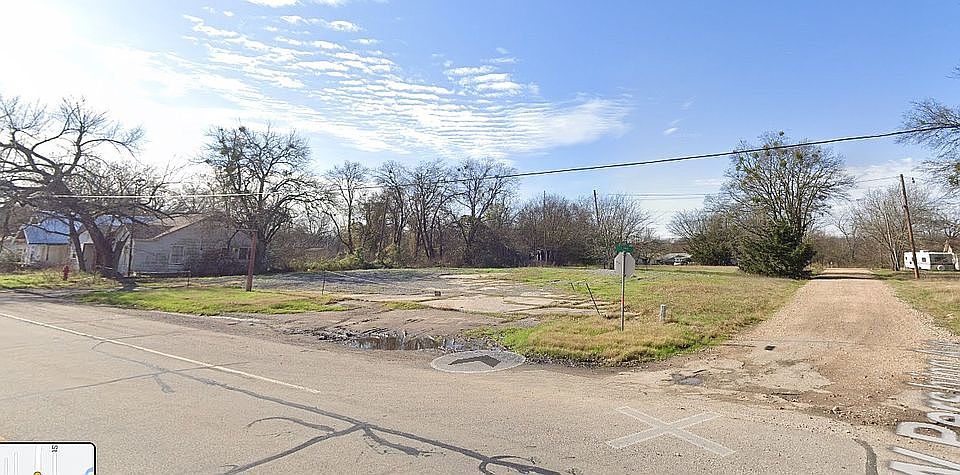 2nd image of 541 NW 1st St