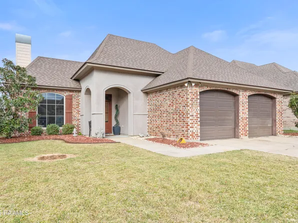 113 Newshire Dr, Broussard, LA 70518