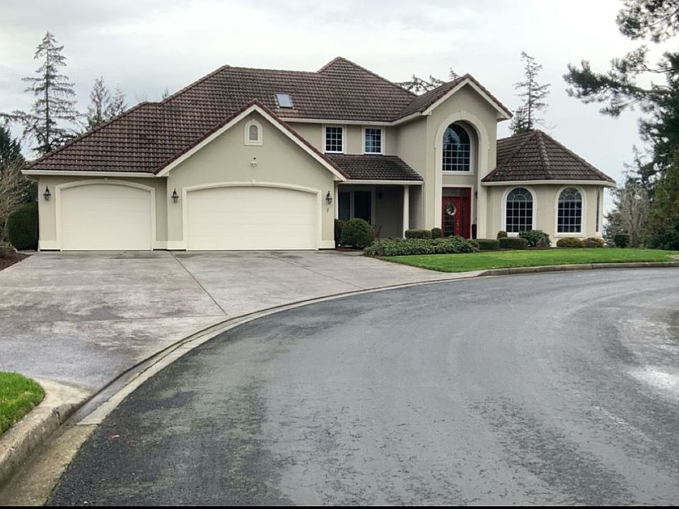 2nd image of 7 Center Ct