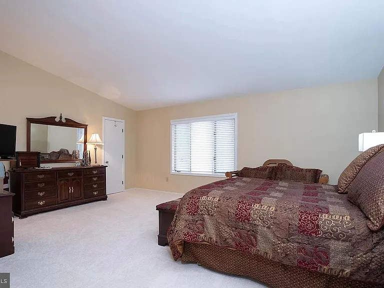 11696 Fox Glen Dr — Photo 24