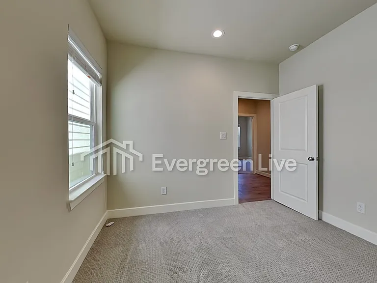 5734 Quinn Landing Rd — Photo 15