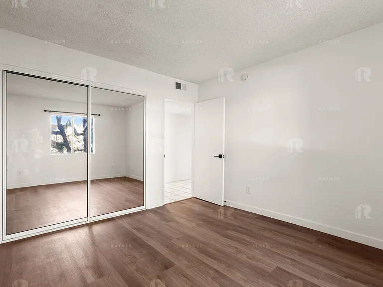 (El/Ti/Yo:B) 5139 White Oak Avenue — Photo 24