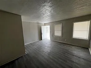 4 bed, 1.0 bath, 1489 sqft, $1,575 — Photo 3