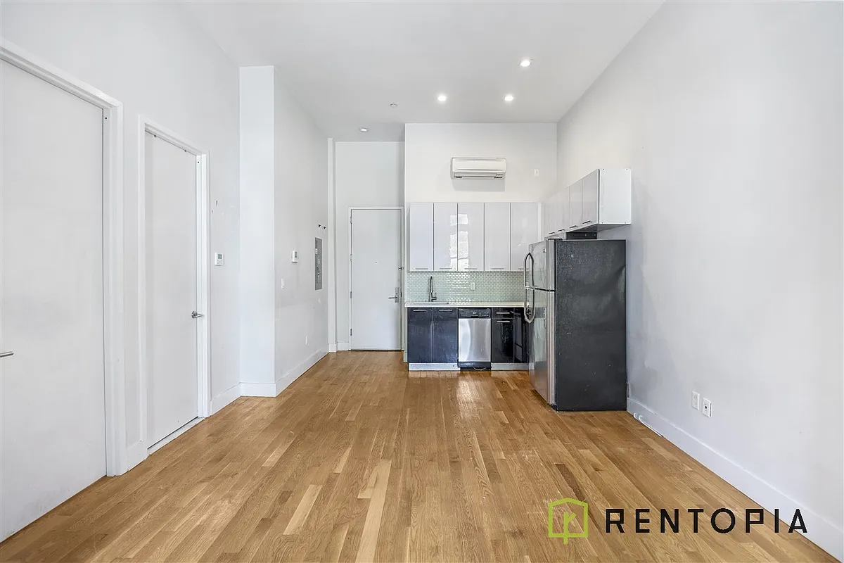 Building Photo - 105 Vanderveer St #101F