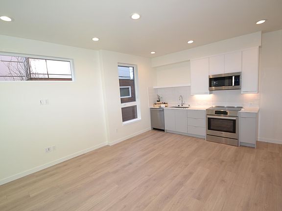 4th image of 710 11th Ave E #710C