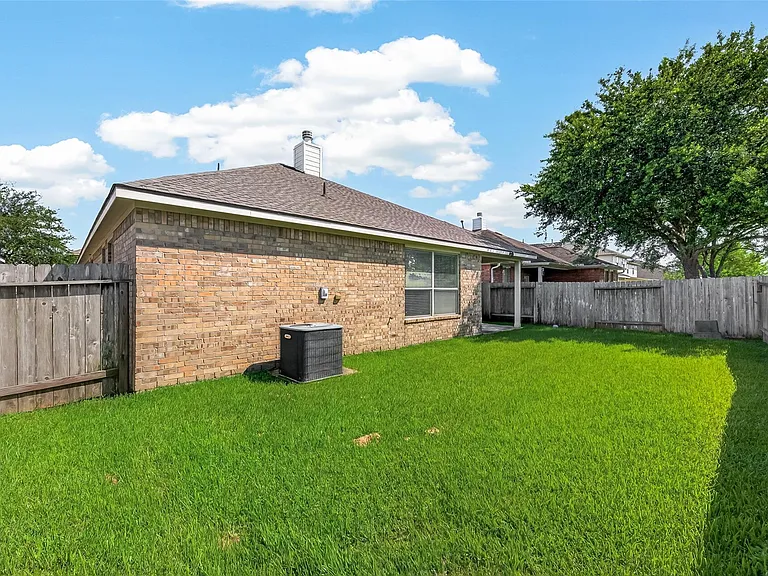 12107 Redbud Brook Trl — Photo 45