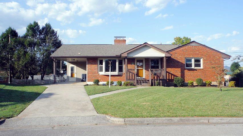 1st image of 4419 Harford Cir NW