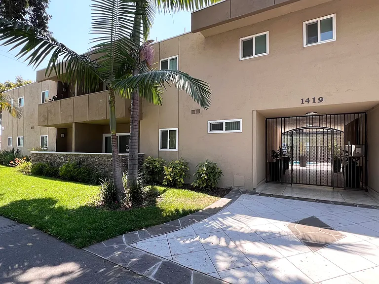 1419 S Orange Ave #15 — Photo 2