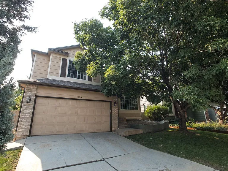 1105 Stoneham St — Photo 2