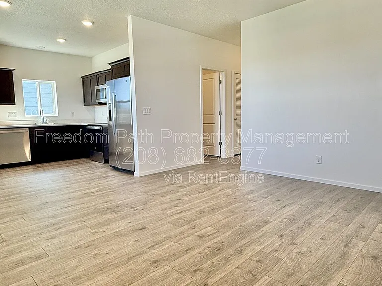 5102 E Norma Ave — Photo 3