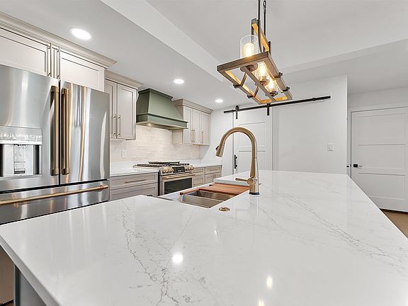 3rd image of 74 Lu Ln