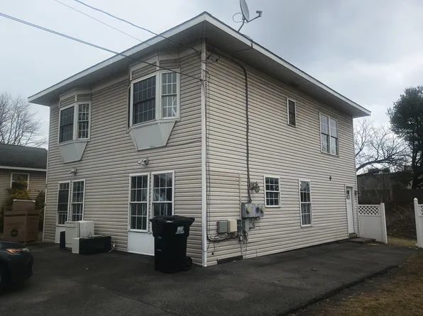 16 Fermac St Floor 1, Albany, NY 12205