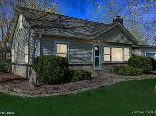 930 Honey Lake Rd, Lake Zurich, IL