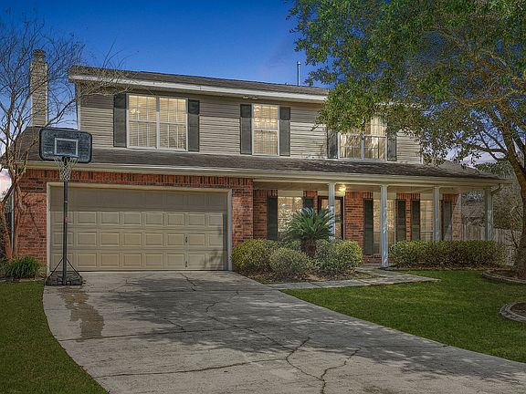2nd image of 229 Goldenwood Dr