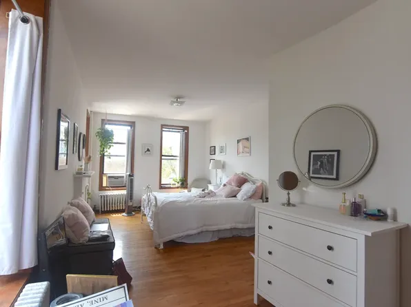73 Meserole Avenue image 1 of 7