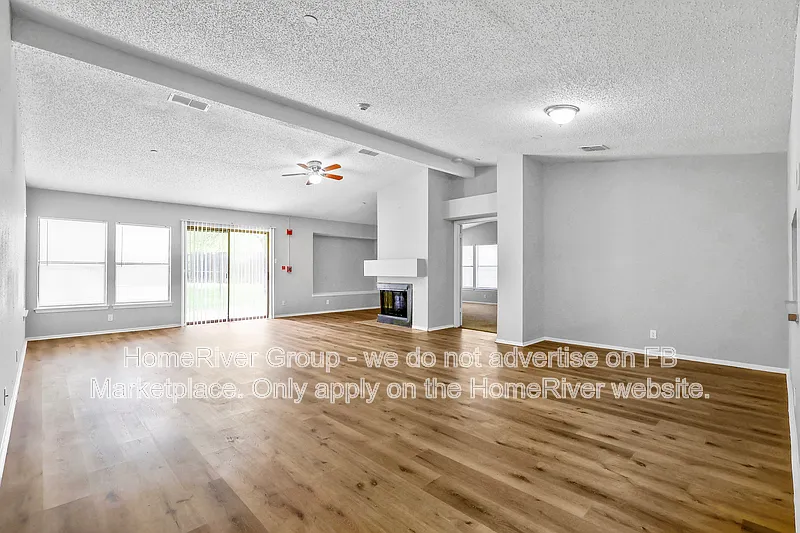 3 bed, 2.0 bath, 2028 sqft, $1,945 — Photo 3