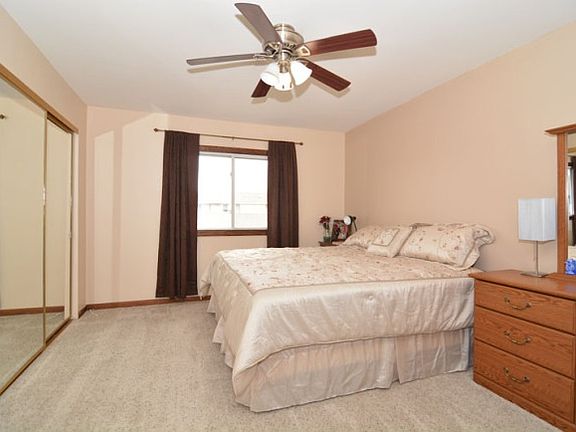 5th image of W163N11461 Windsor Ct
