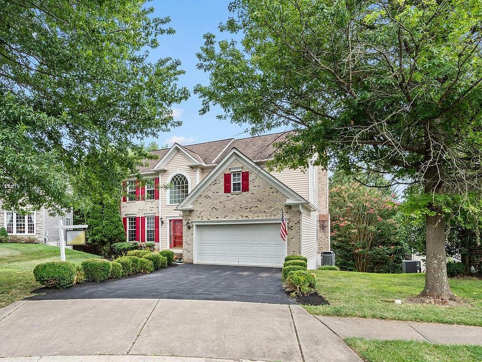 1st image of 11 Brook Hill Ct