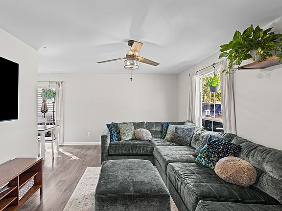 3rd image of 130 Tealwood Rd