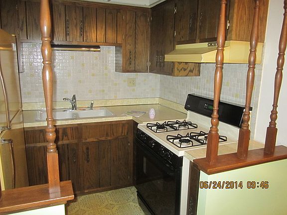 4th image of 1040 Hirsch Blvd APT 103