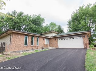 19420 S Parker Rd, Mokena, IL 60448