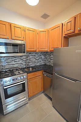 4th image of 315 W 29th St APT 3A