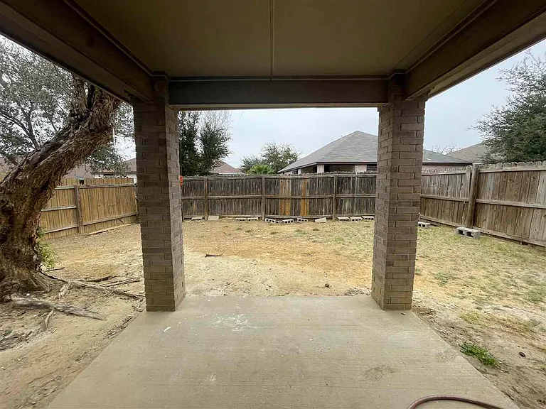 519 Gandara Dr — Photo 9