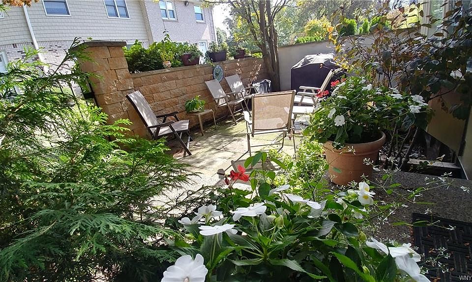 2nd image of 3 Brittany Ln