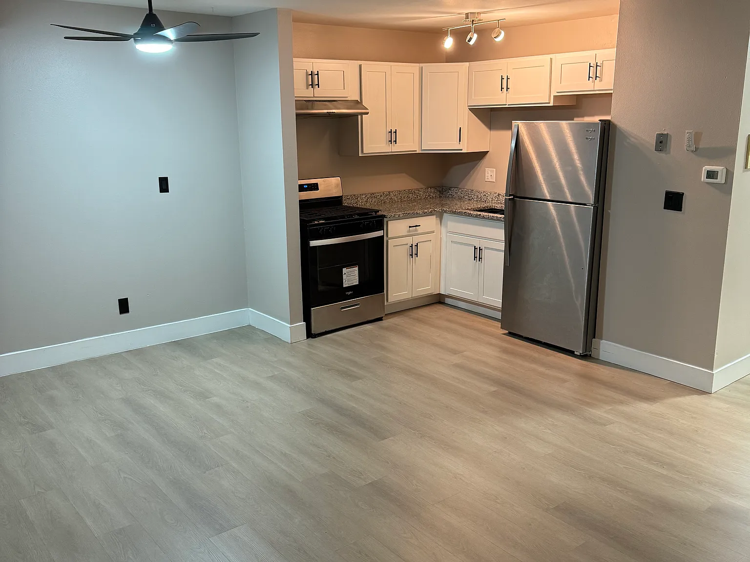 Studio, 750 sqft, $850 — Photo 2