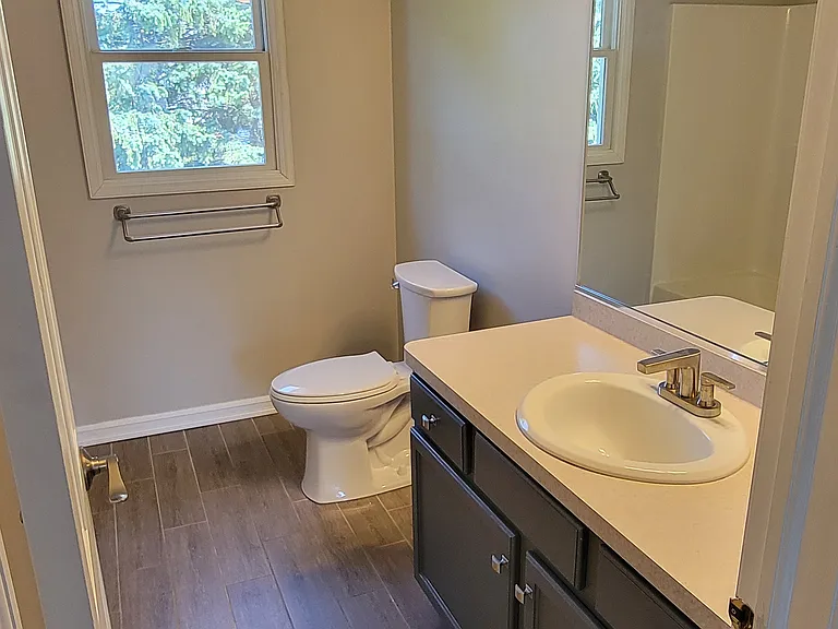 2nd floor full bath