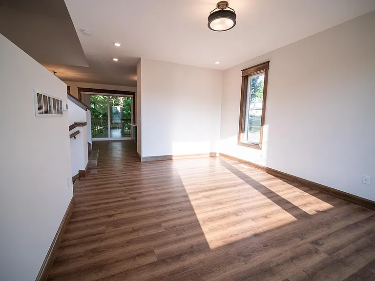 927 E Miller Dr — Photo 7