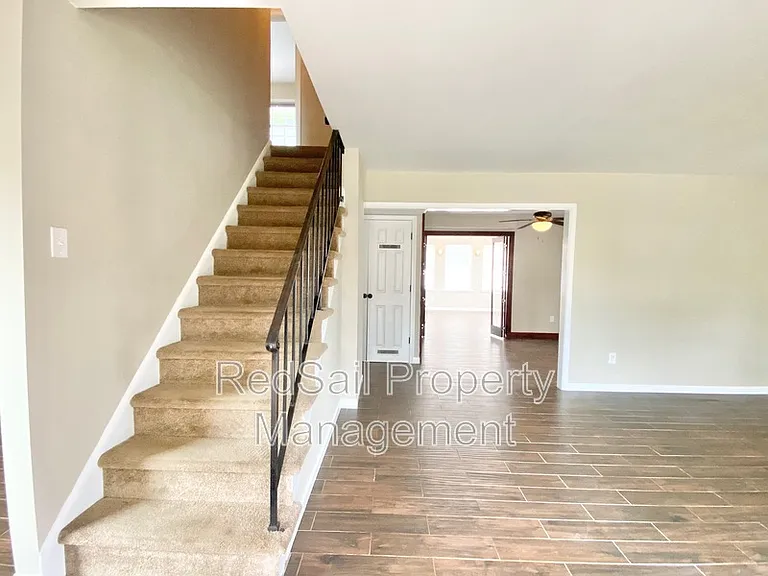 428 Fort Worth St — Photo 3